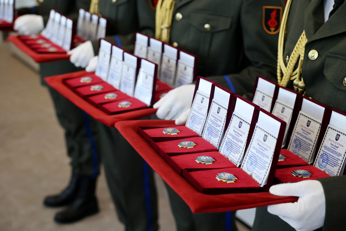 Львів вшановує пам'ять Героїв: 35 Захисників нагороджено «Почесним знаком святого Юрія»