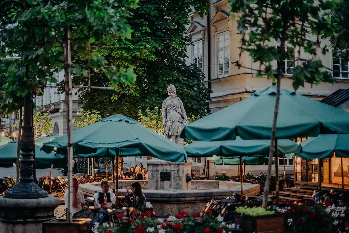 Львів оновлює правила для літніх майданчиків