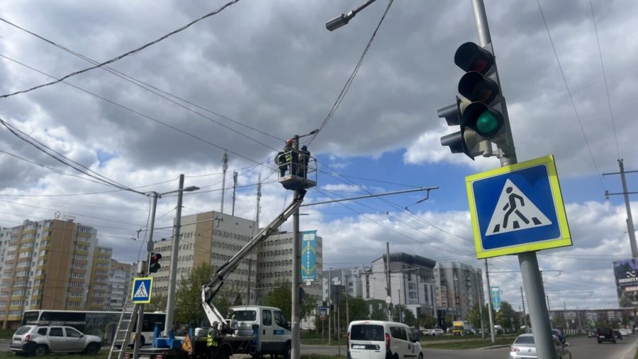Транспортні зміни у Львові: тимчасова вимкнення світлофорів на Сихові