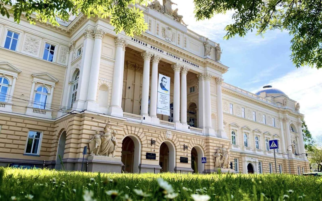 Львівські університети у рейтингу Forbes: які факультети лідирують