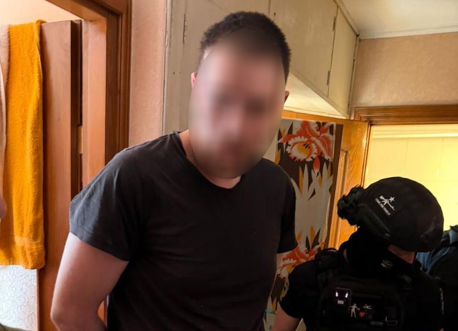 Львів: викрито канал збуту канабісу